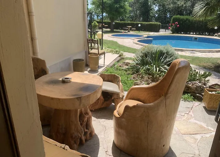 Complex Maxim - Sea View ゲストハウス