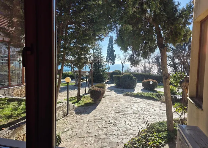 Complex Maxim - Sea View ゲストハウス