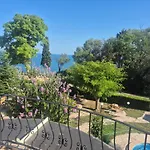 בית הארחה Complex Maxim - Sea View וארנה