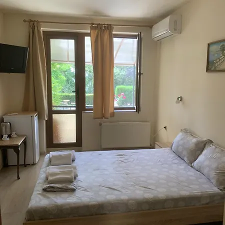 Pensjonat Complex Maxim - Sea View And Free Parking Warna