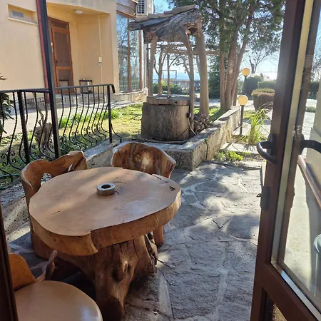 Complex Maxim - Sea View And Free Parking Pensjonat