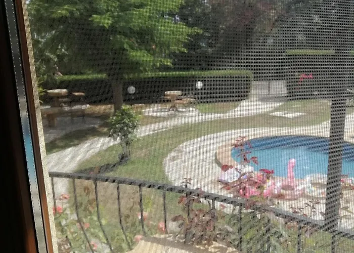 Konukevi Complex Maxim - Sea View 4*