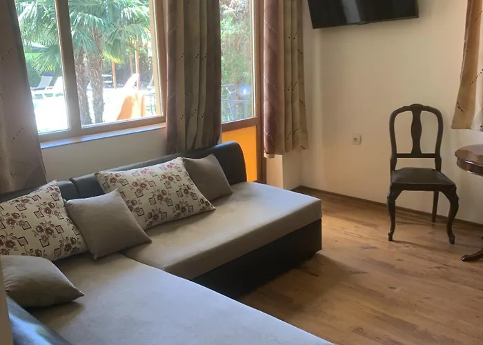 Konukevi Complex Maxim - Sea View